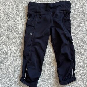 𝅺girls Athleta Leggings Capri Size Medium